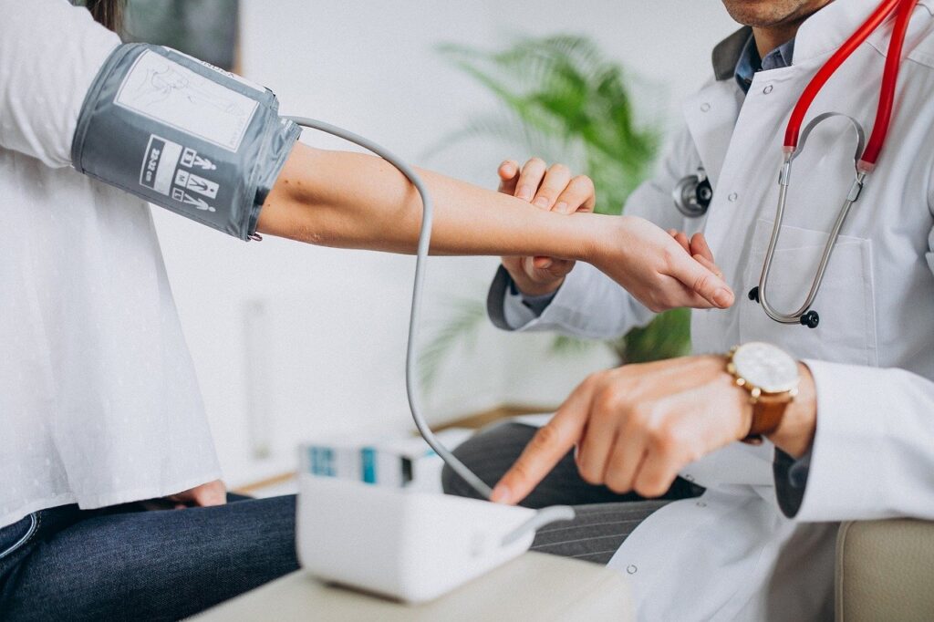 Professional Loan cardiology, md, diagnostic, arrhythmia, cardiologist, measure, equipment, checkup, cardiovascular, pressure, blood, adult, discussion, health, friendly, practice, general medicine, medical practice, working, family doctor, white coat, stethoscope, people